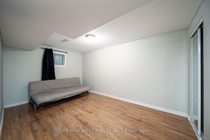 Property Photo: 2534 Palisander Avenue ON L5B 2L2