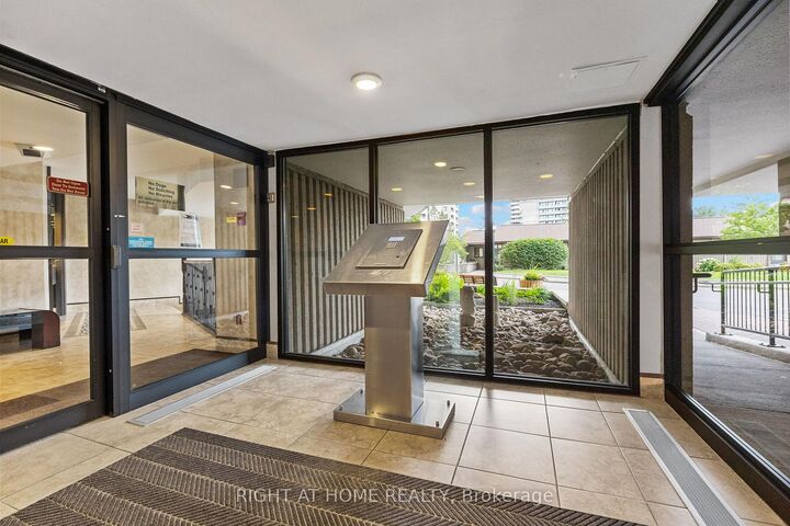 Property Photo:  1081 Ambleside Drive 306  ON K2B 8C8 