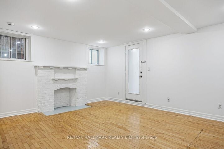 Property Photo:  483 Parkside Drive Lower  ON M6R 2Z9 