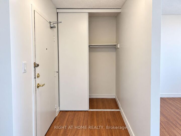 Property Photo:  45 Silver Springs Boulevard 1911  ON M1V 1R2 