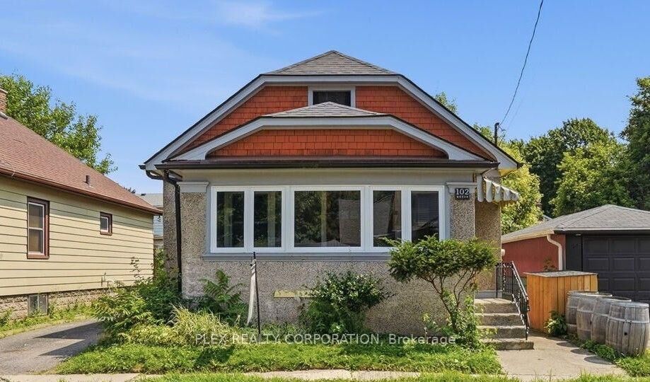 Property Photo:  102 Beech Street  ON L2R 2B9 