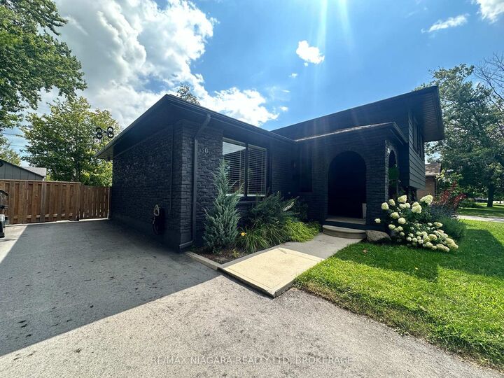 Property Photo:  30 Colonial Street Lower  ON L3C 5W5 