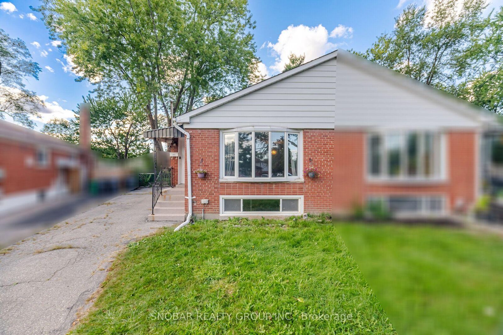 Property Photo:  3441 Fellmore Drive  ON L5C 2E1 