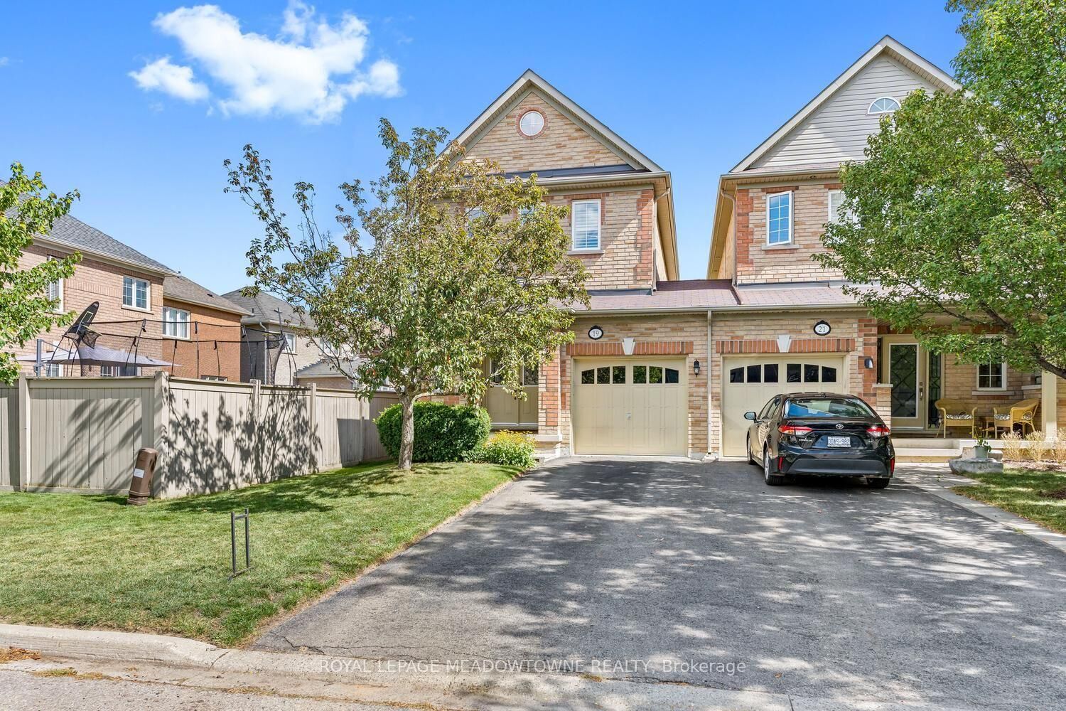 Property Photo:  19 Goldham Way  ON L7G 0B2 
