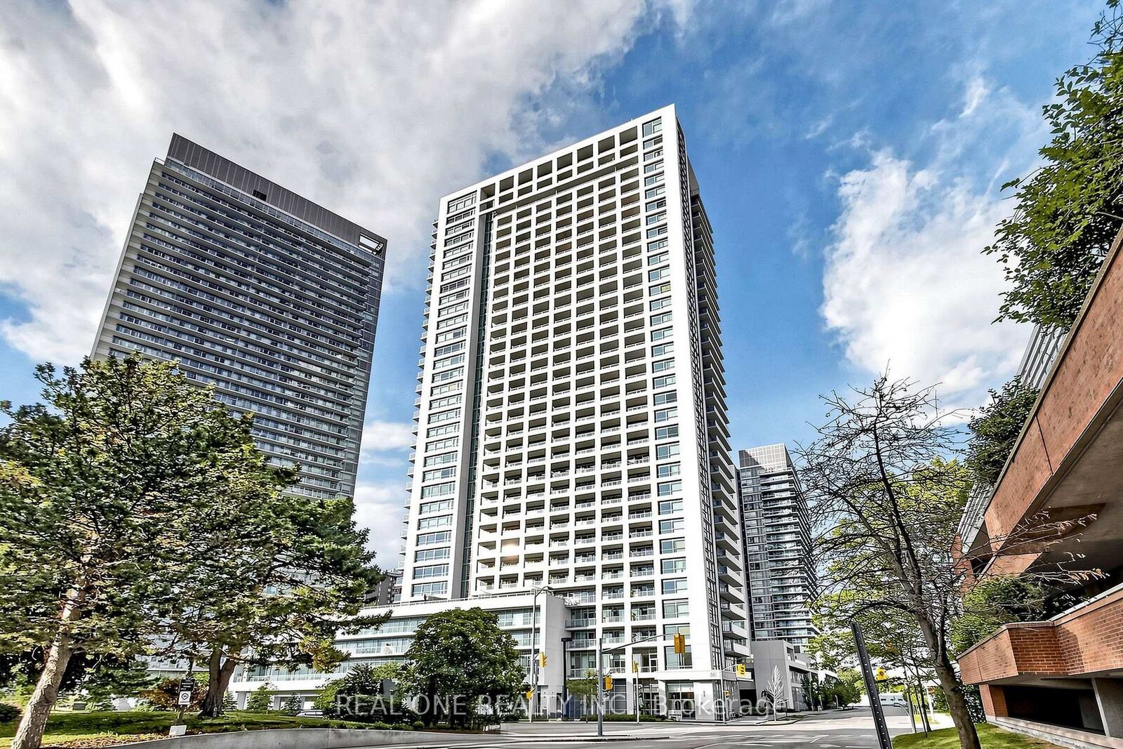 Property Photo:  275 Yorkland Road 2504  ON M2J 0B4 
