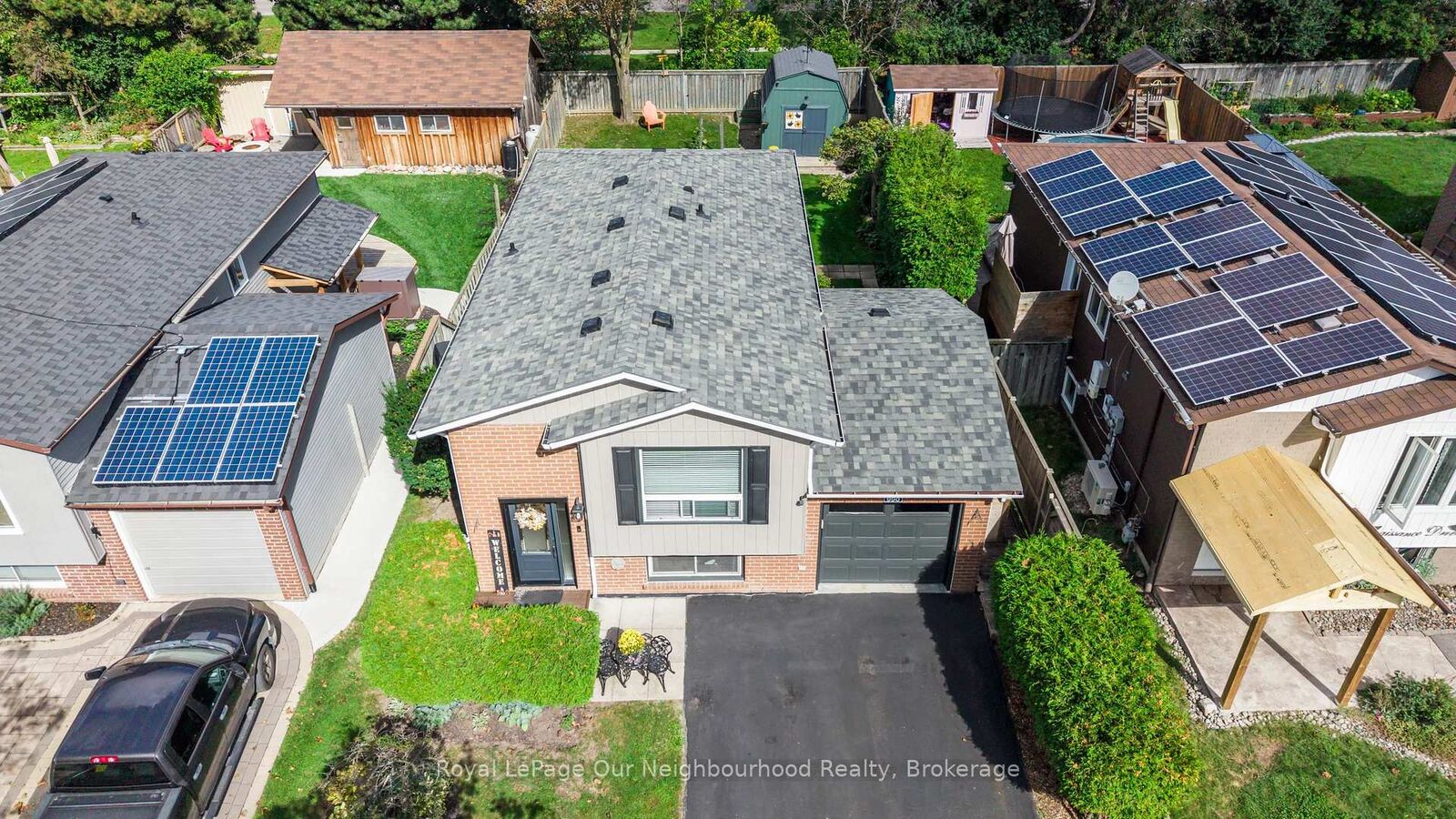 Property Photo:  990 Renaissance Drive  ON L1J 8B2 