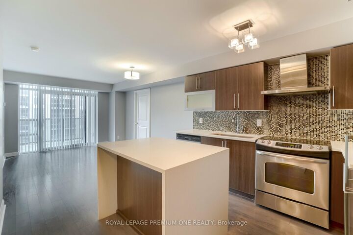 Property Photo:  1 Michael Power Place 911  ON M9A 0A1 