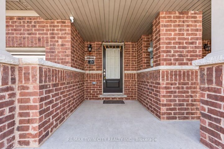 Property Photo:  755 Linden Dr Unit 37 Drive  ON N3H 0E4 