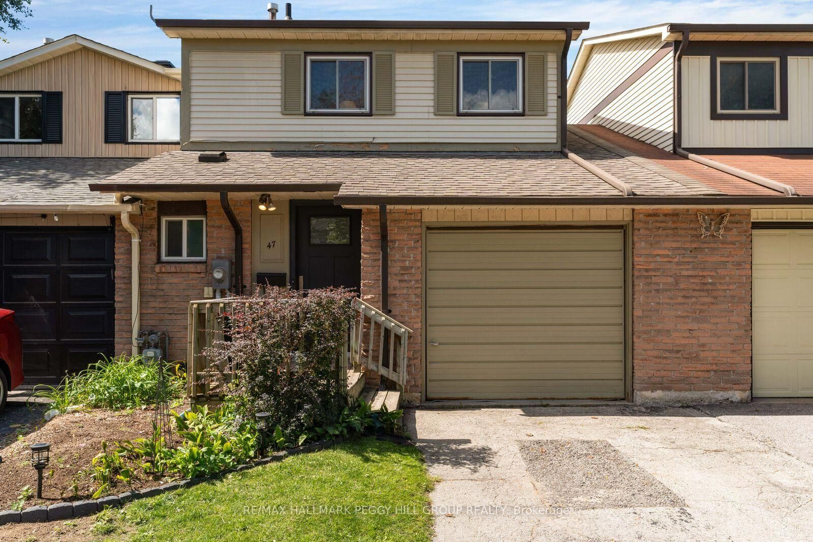 Property Photo:  47 Kipling Place  ON L4N 4W9 