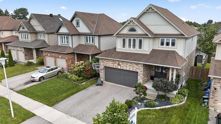 Property Photo: 419 Blackacres Boulevard ON N6G 0J2