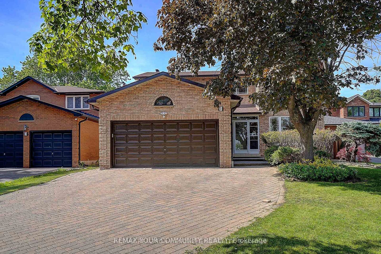 Property Photo:  1 Evergreen Crescent  ON L3T 5V8 
