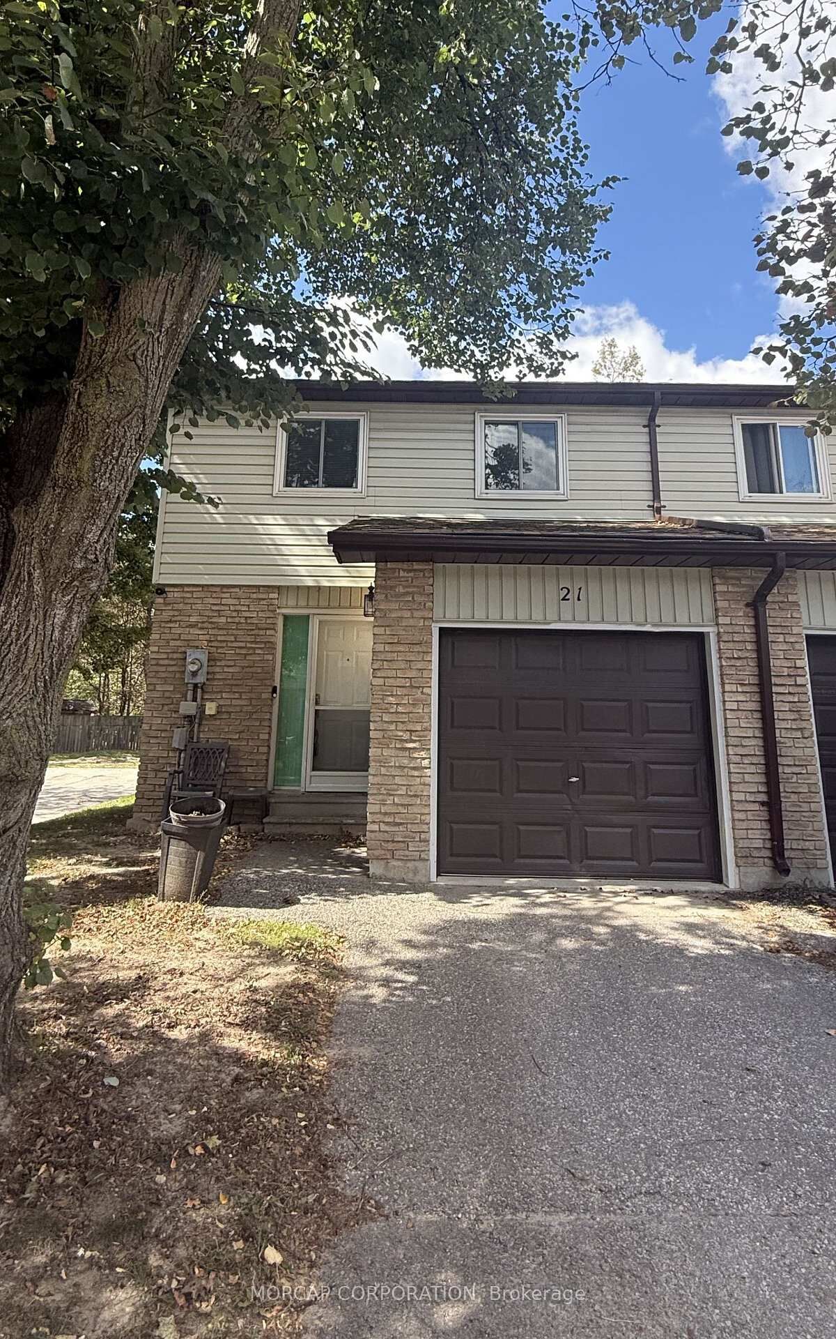 Property Photo:  261 Rose Street 21  ON L4M 2V3 