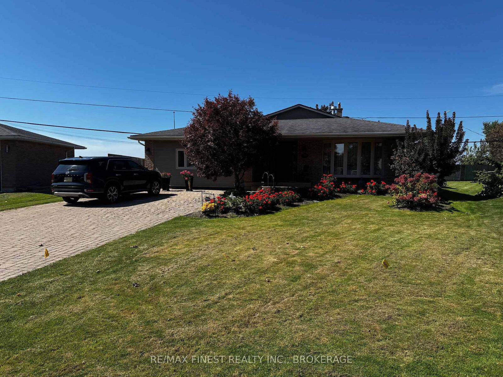 Property Photo:  935 Brodie Avenue  ON K7M 4P8 