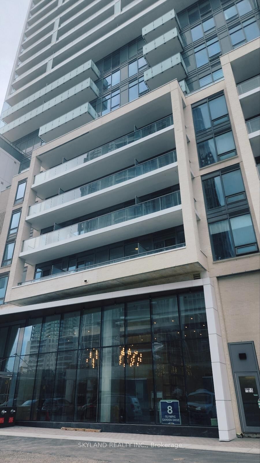 Property Photo:  8 Olympic Garden Drive S405  ON M2M 0B9 