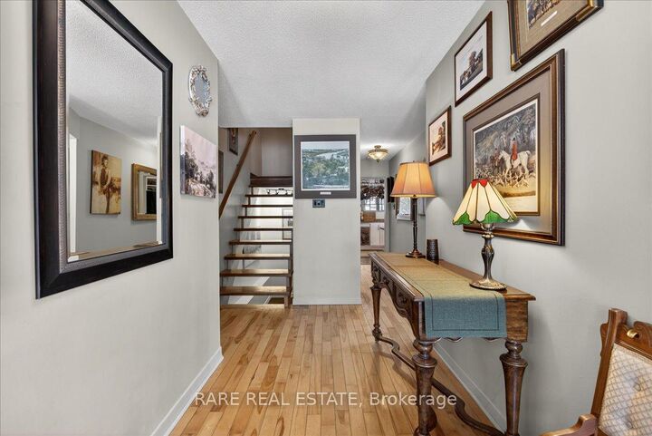 Property Photo:  7 Pine Spring N/A  ON L4M 4Y8 