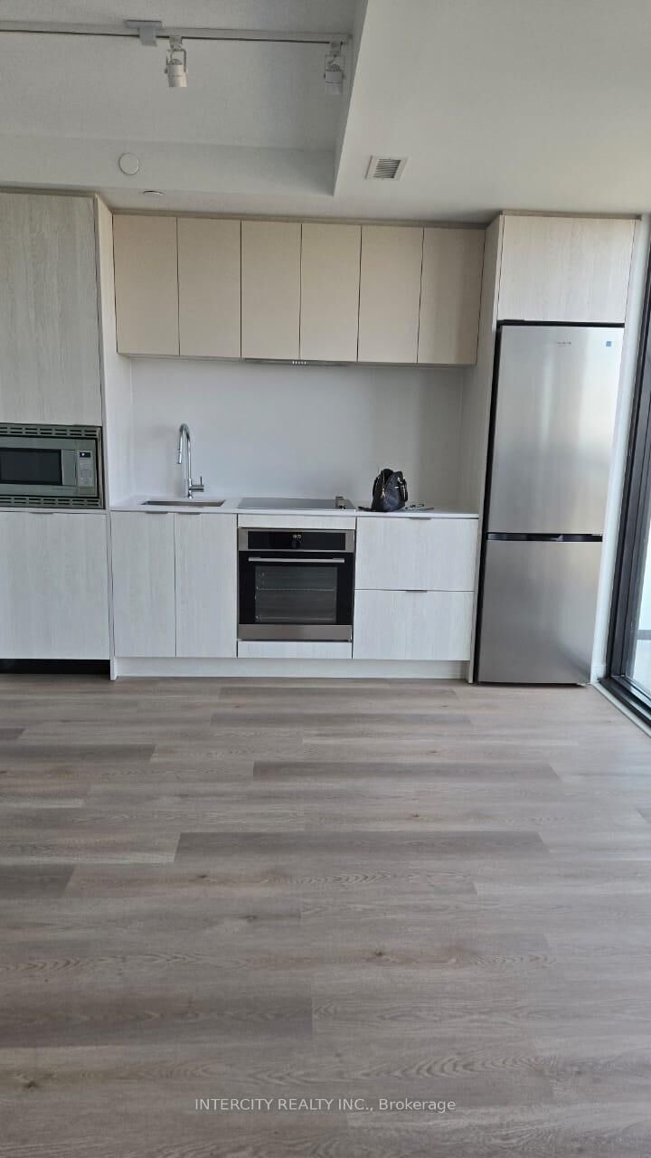 Property Photo:  3009 Novar Road 1615  ON L5B 0P9 