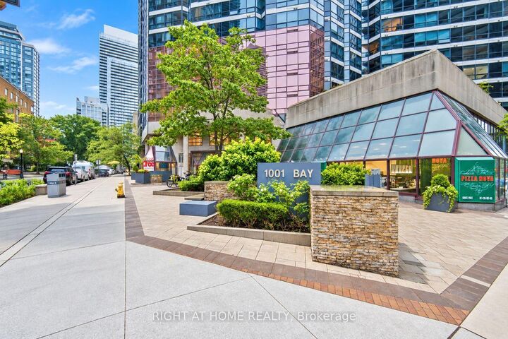 Property Photo:  1001 Bay Street 402  ON M5S 3A6 