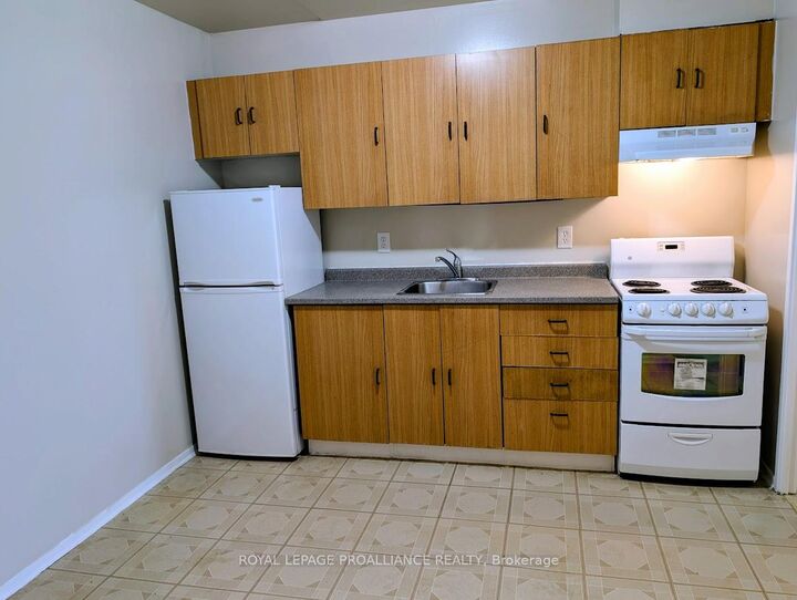 Property Photo:  1837 Lansdowne Street W 27  ON K9K 1R4 