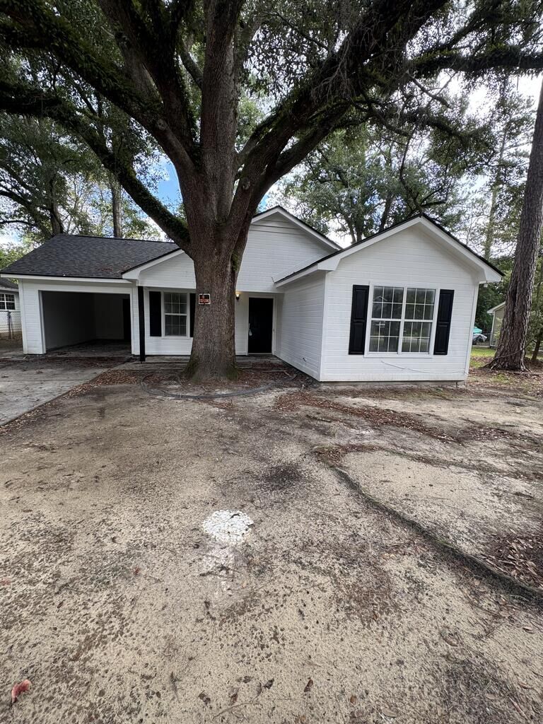 Property Photo: 911 Wilson Avenue GA 31601
