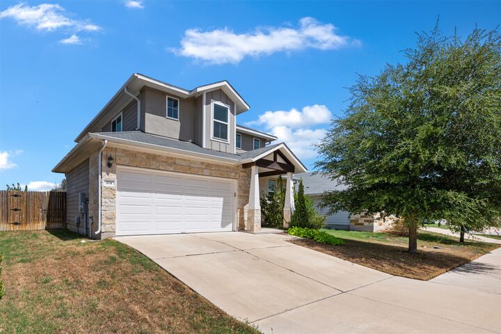 Property Photo:  104 Cates Cove  TX 78621 