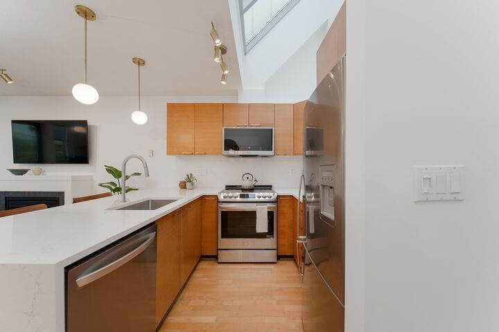 Property Photo: 1250 W 6th Avenue 9 BC V6H 1A5