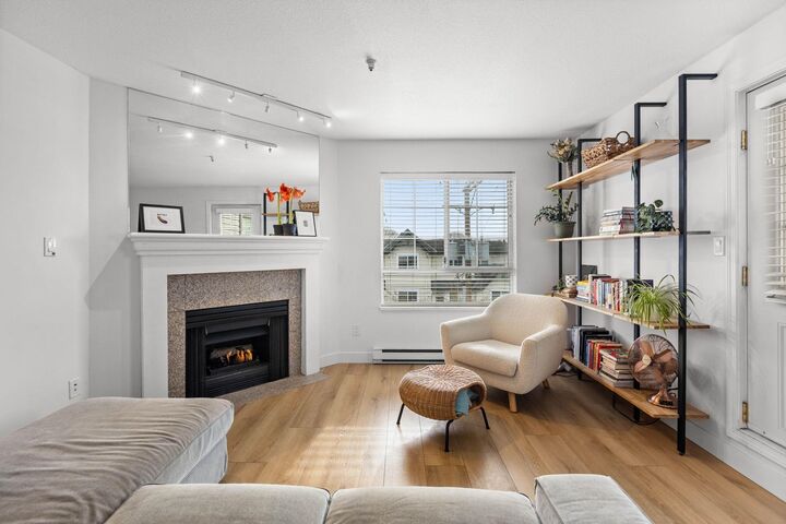 Property Photo:  1950 E 11th Avenue 407  BC V5N 1Z2 