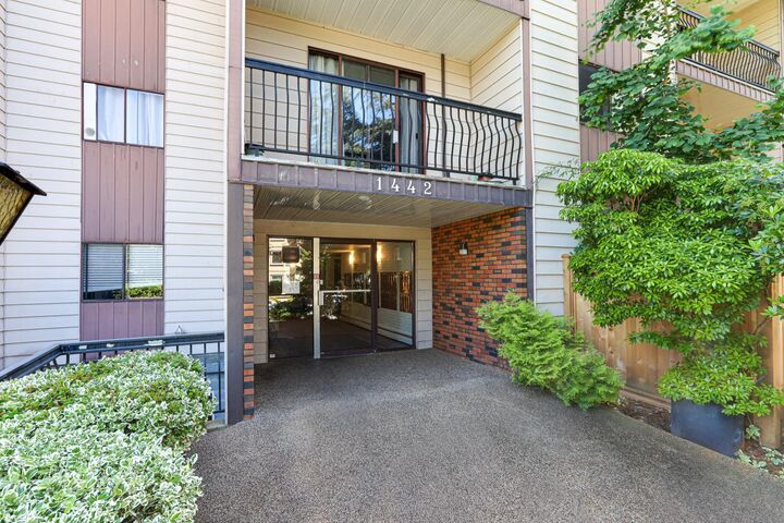 Property Photo:  1442 Blackwood Street 119  BC V4B 3V5 