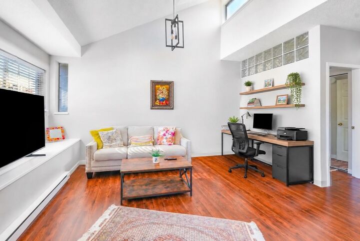 Property Photo:  125 W 18th Street 309  BC V7M 1W5 