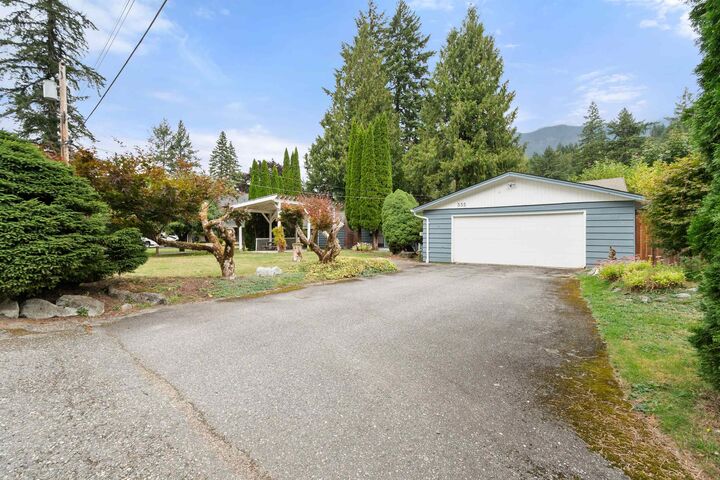 Property Photo:  555 Glenaire Drive  BC V0X 1L4 