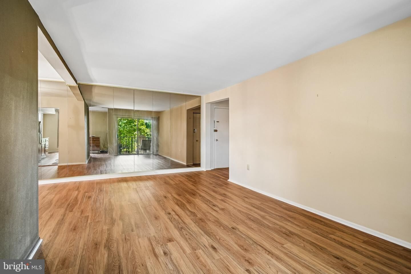 Property Photo: 3360 Woodburn Road 33 VA 22003