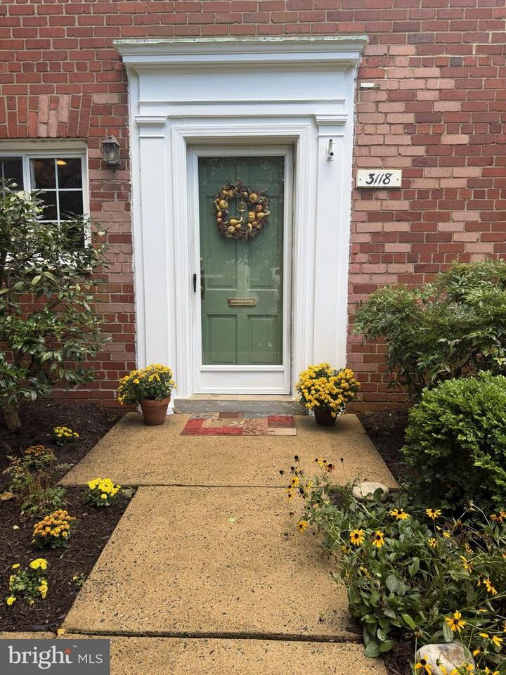 Property Photo: 3118 Wellington Road VA 22302