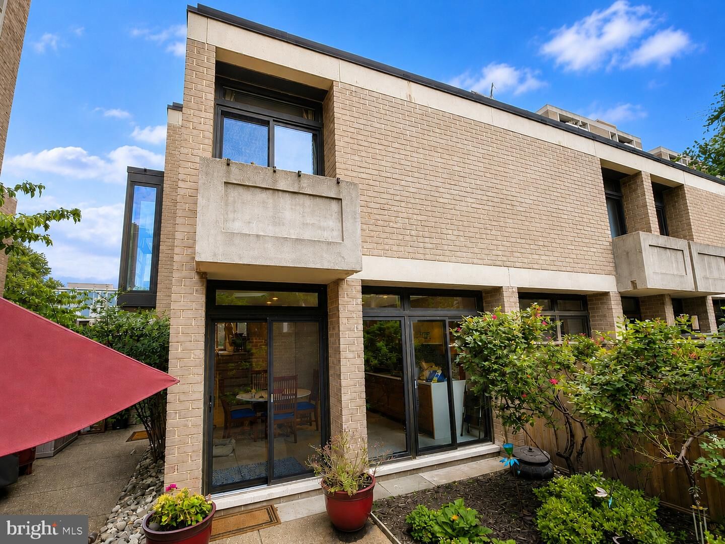 Property Photo: 427 N Street SW DC 20024