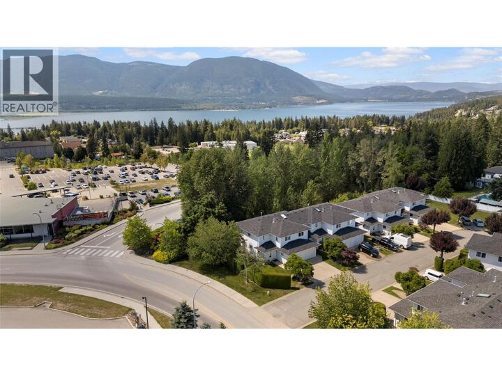 Property Photo:  2951 11th Avenue Northeast 2  BC V1E 1V8 