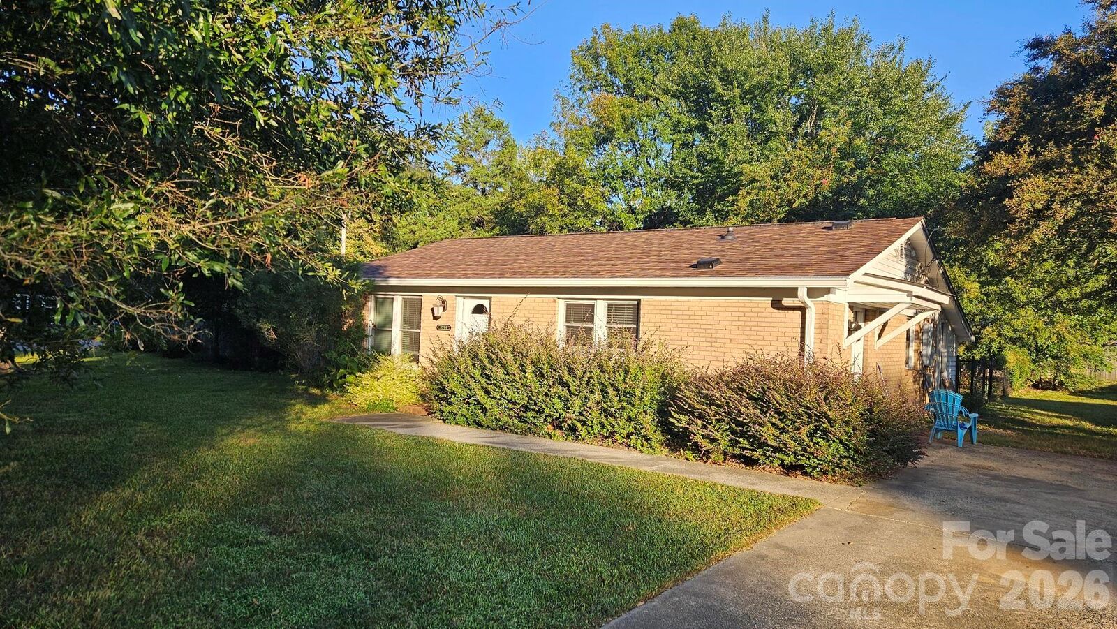 Property Photo:  5704 Hillcrest Circle  NC 28079 