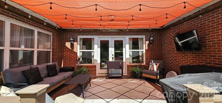 Property Photo: 827 Ferndale Drive NC 28677