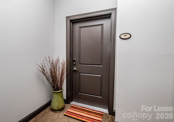 Property Photo:  1829 Kenilworth Avenue 201  NC 28203 