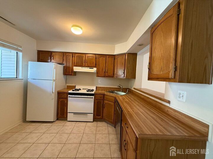 Property Photo: 12 Sunflower Court NJ 08820