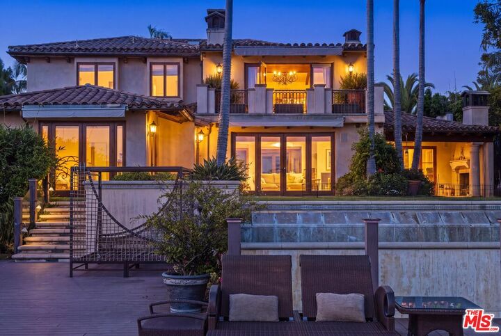 Property Photo:  1617 Tower Grove Dr  CA 90210 