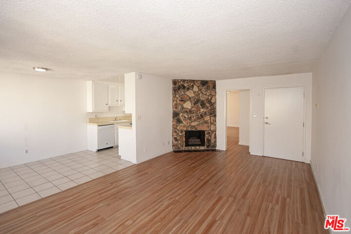 Property Photo: 11515 Ohio Ave, Unit 3 CA 90025