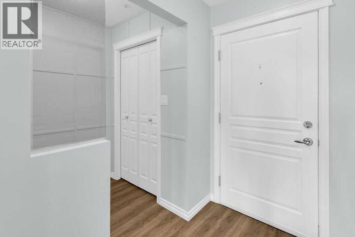 Property Photo:  1718 14 Avenue Northwest  AB T2N 4Y6 