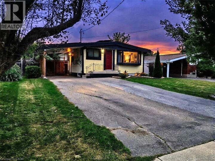 Property Photo:  134 Deschene Avenue  ON L9A 3K1 