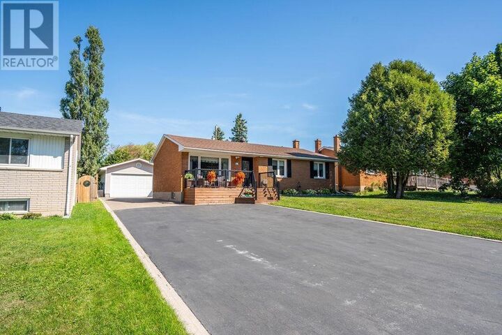 Property Photo:  42 Niagara Dr  ON P6B 4L7 