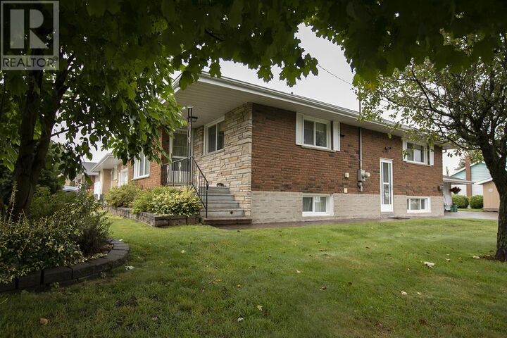 Property Photo:  382 Doncaster Rd  ON P6C 2V2 