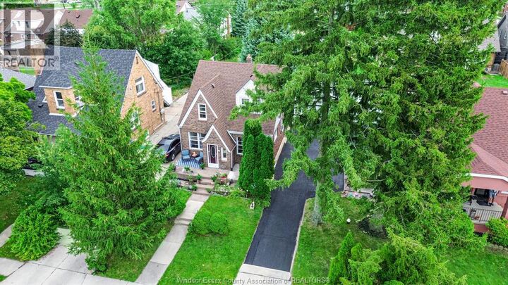 Property Photo:  2270 Lillian  ON N8X 4B2 