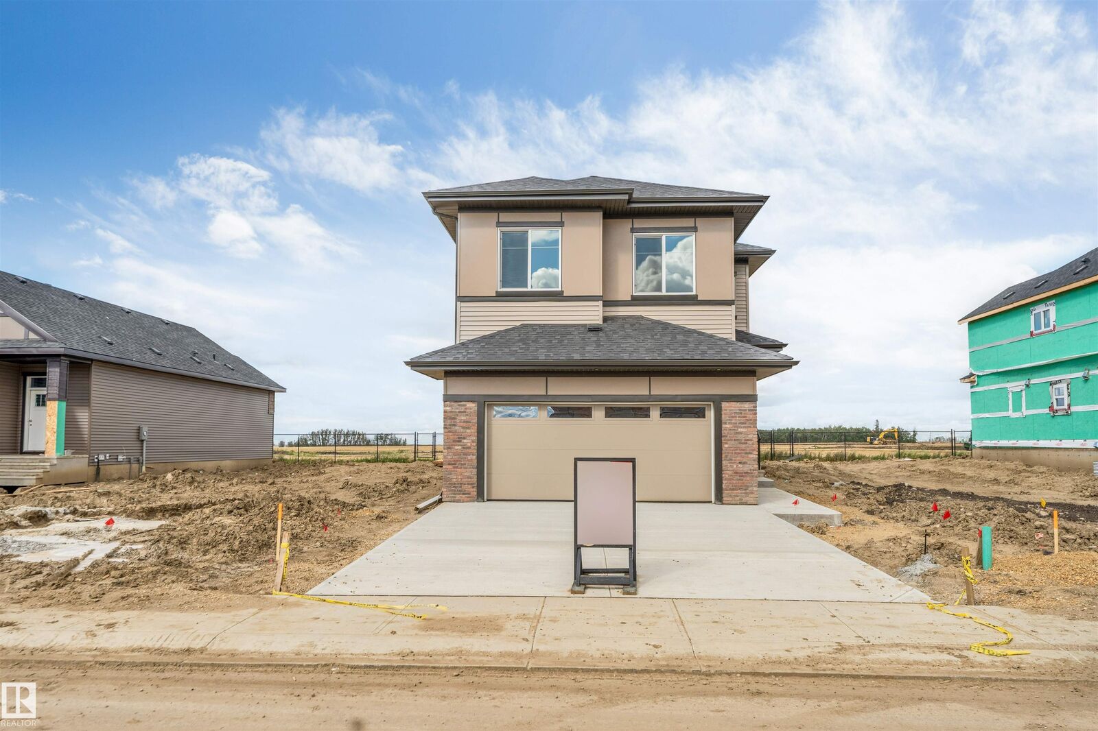 Property Photo: 208 Falcon Crescent AB T0B 3M3