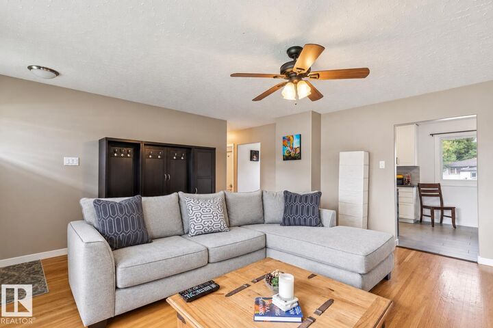 Property Photo:  16522 104 Avenue NW  AB T5P 0S7 