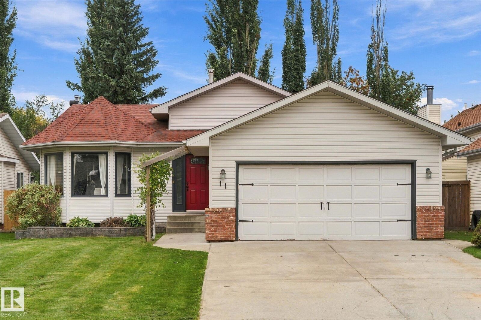 Property Photo:  11 Woodside Crescent  AB T7X 3E5 