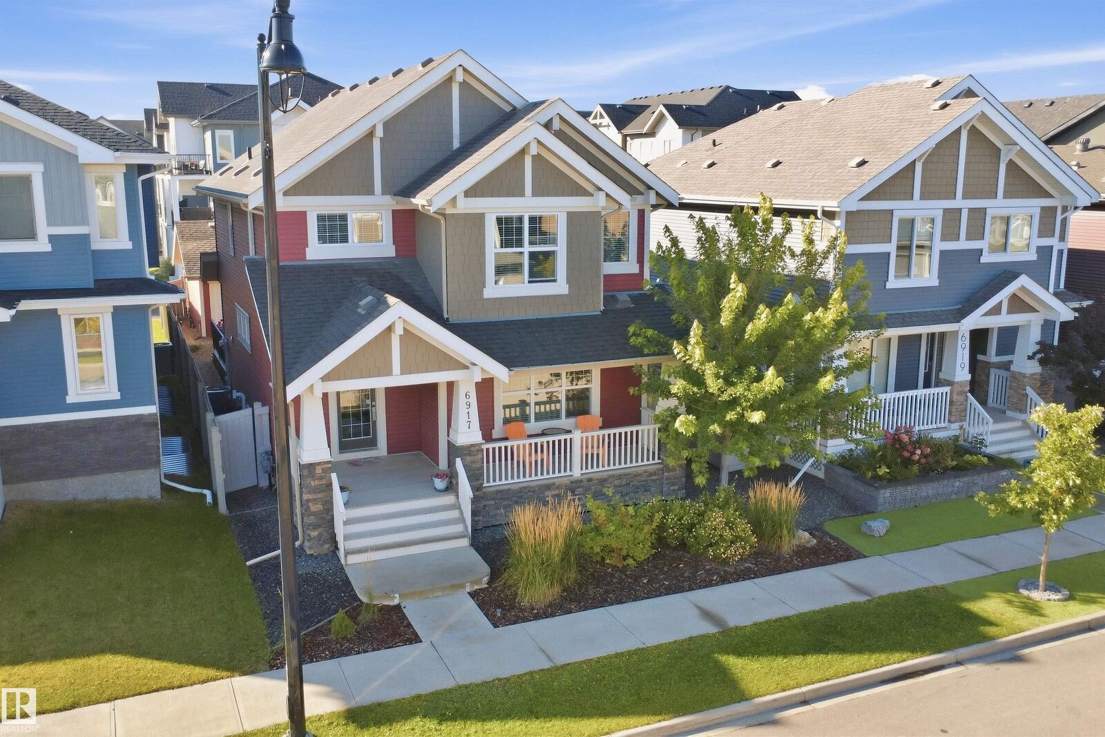 Property Photo:  6917 Johnnie Caine Way NW  AB T5E 6W4 