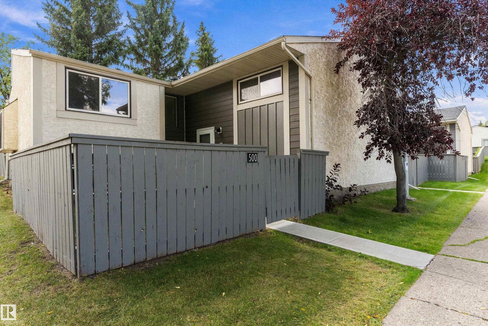 Property Photo:  500 Willow Court NW  AB T5T 2K7 