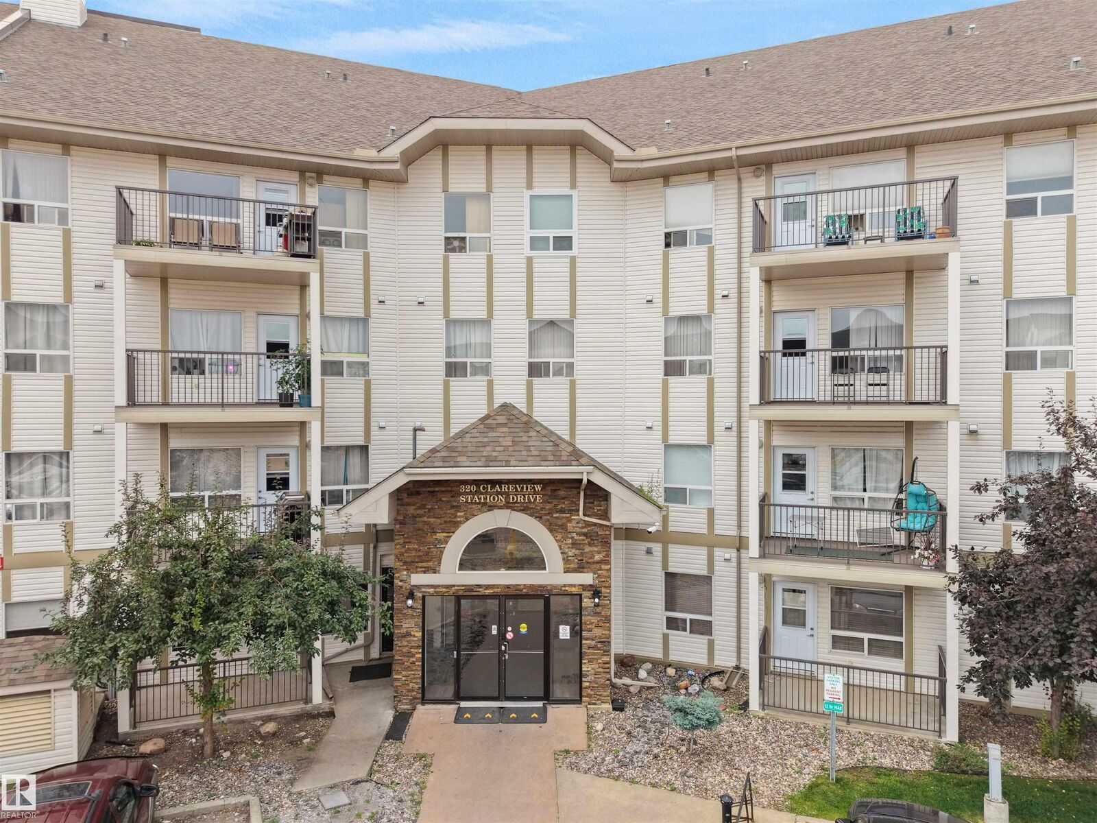 Property Photo:  320 Clareview Station Drive NW 2409  AB T5Y 0E5 